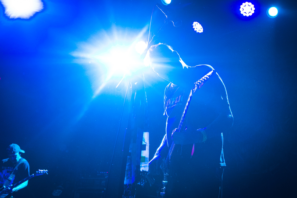 DEATH SIDE(撮影=Colin Social)