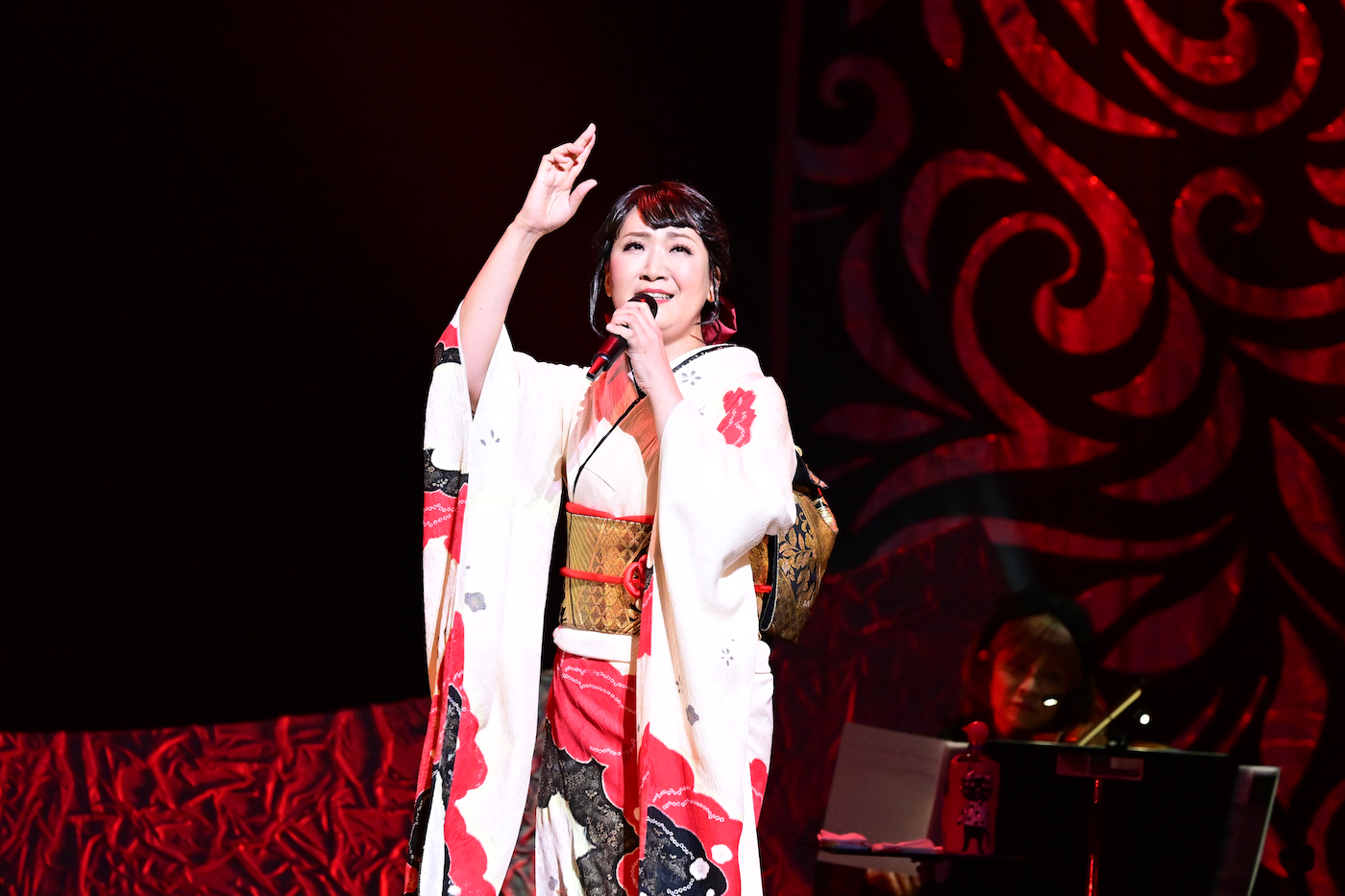 市川由紀乃
