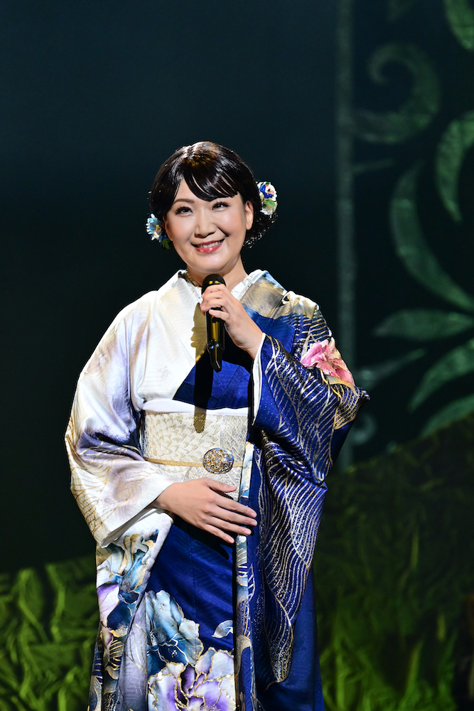 市川由紀乃