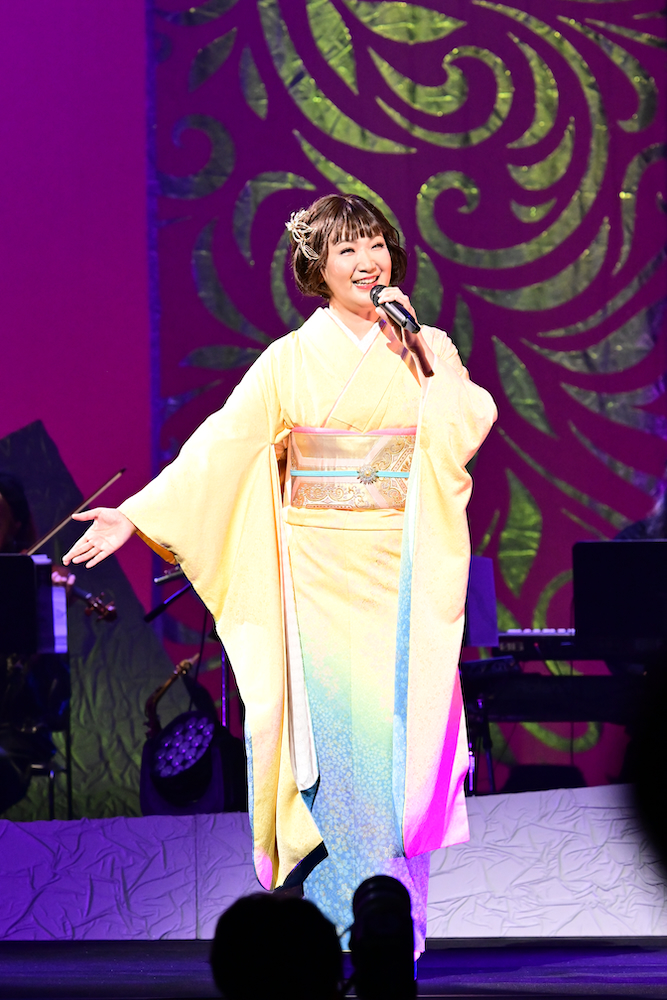 市川由紀乃