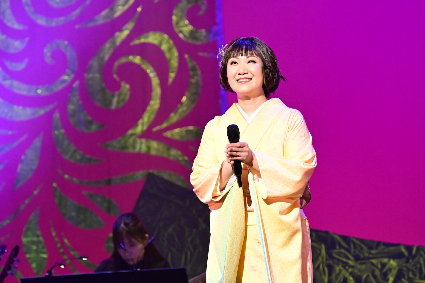 市川由紀乃