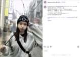 影山優佳、雨の大阪で大はしゃぎの画像
