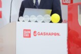ガシャポン発表会に柏木由紀＆アンガ登壇の画像