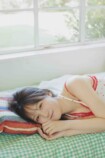 麻丘真央、卒業記念写真集『ニジの向こう』の画像