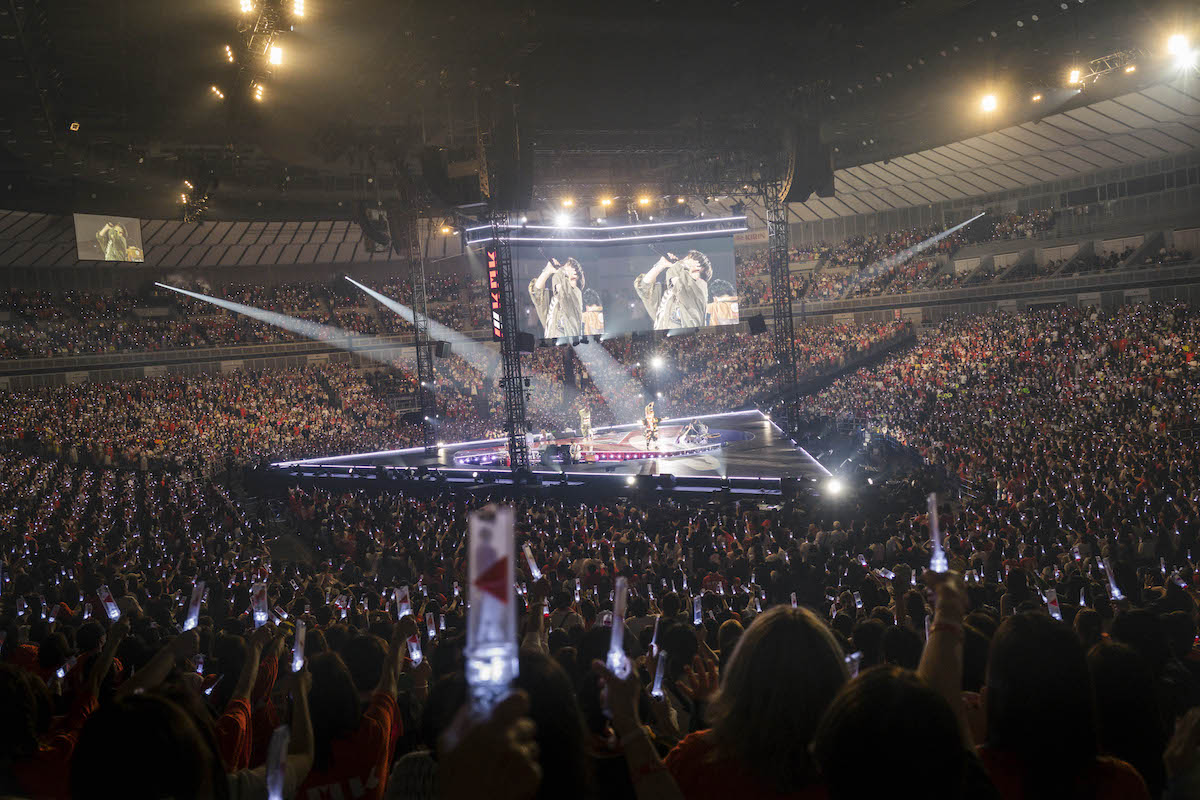 『NEWS LIVE TOUR 2026 /// KMK』横浜アリーナ公演