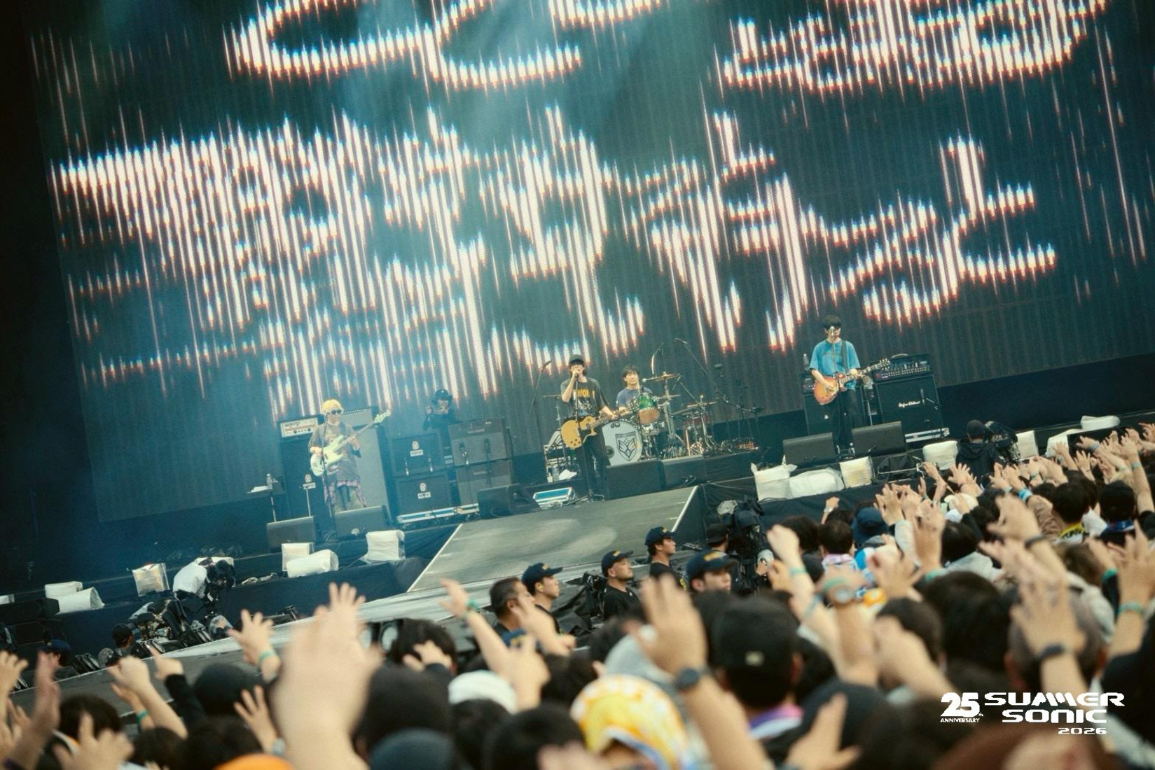 BUMP OF CHICKEN_Photo by Yoshiharu Ota