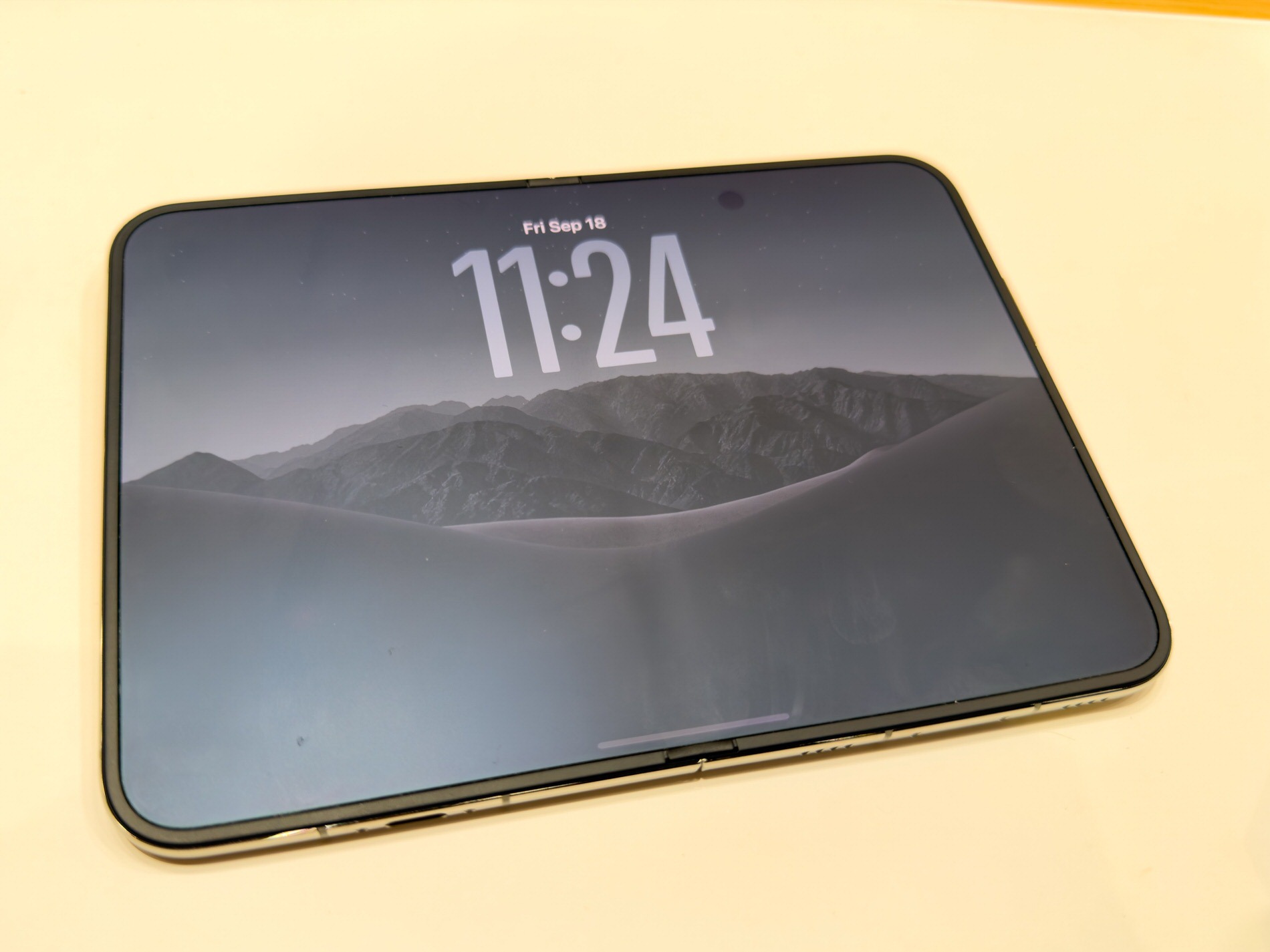 『iPhone Duo』36万円超で購入の境界線は？の画像