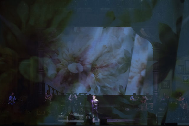 『JUJU HALL TOUR 2026 純喫茶JUJU「時間旅行」演出:松任谷正隆』より