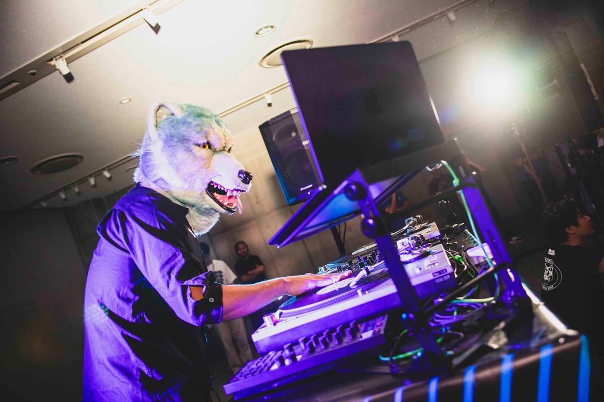 Santa Monica（MAN WITH A MISSION）（撮影＝Keiju Kawase）