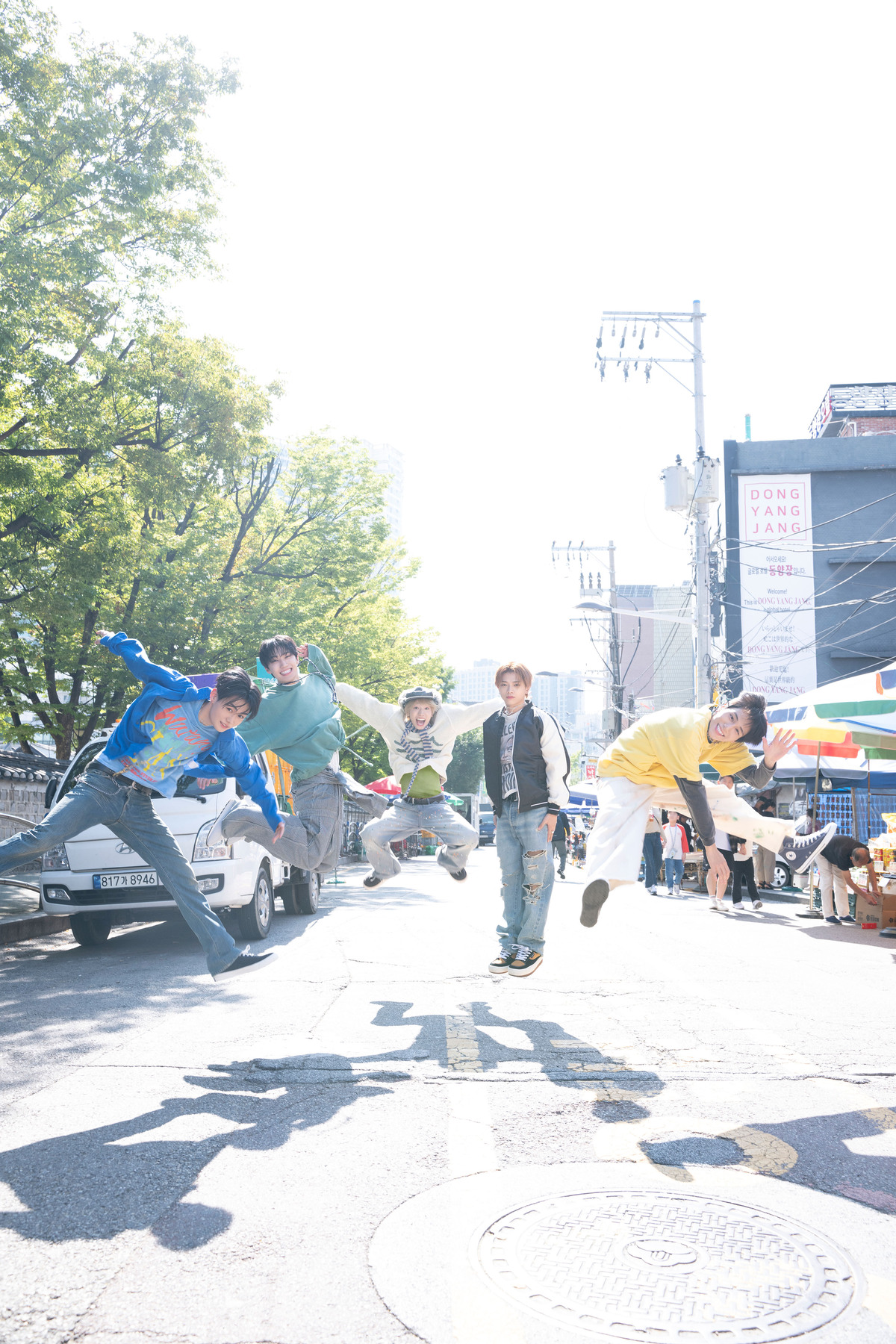 WILD BLUE初の写真集12月25日発売の画像