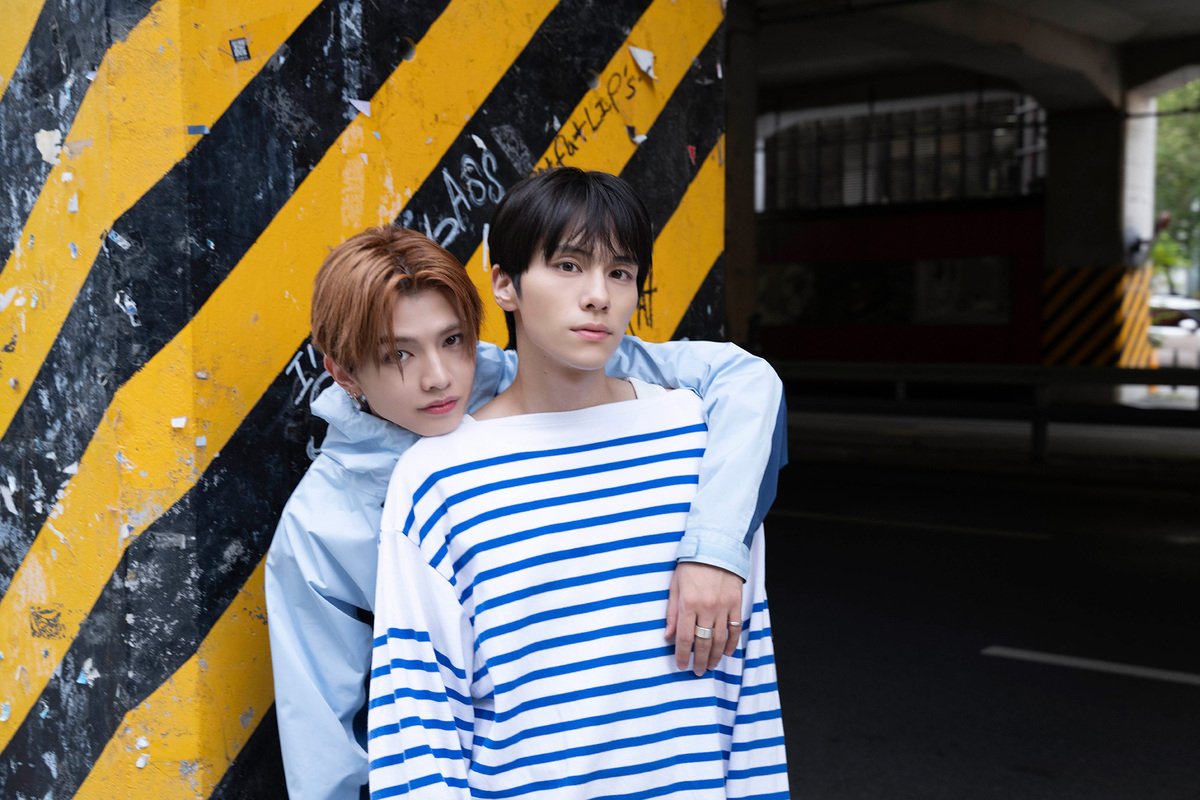 WILD BLUE初の写真集12月25日発売の画像