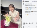 鬼頭明里、純白ドレスで生け花に挑戦の画像