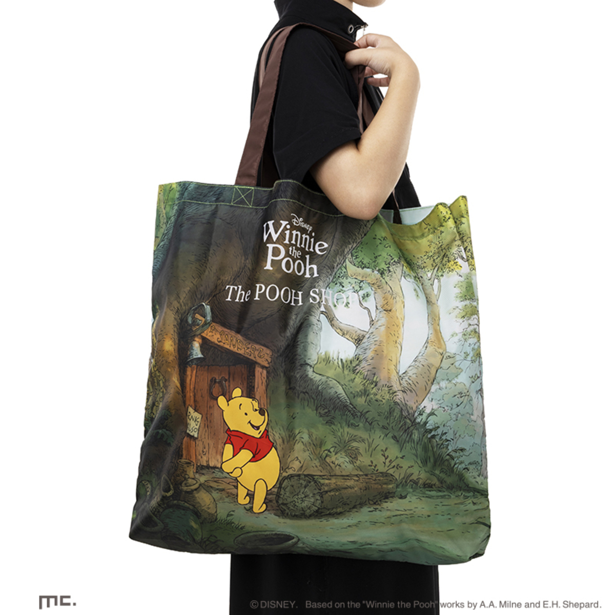 『くまのプーさん』東京駅限定グッズ販売中の画像