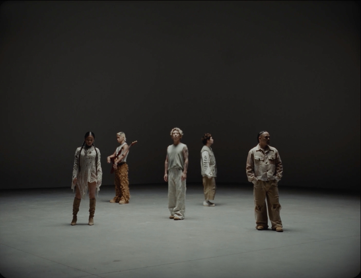 ONE OK ROCK×Awich×Paledusk×CHICO CARLITOからなるYAO、新曲「ありふれた世界の果てに」MV公開