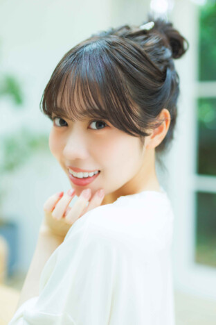 伊達さゆりが表紙＆45P超の大特集！ 声優グラビア本『Love Voice 01』12月16日刊行へ
