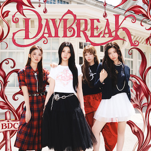 『DAYBREAK/Replay -Japanese ver.-』通常盤ジャケット写真