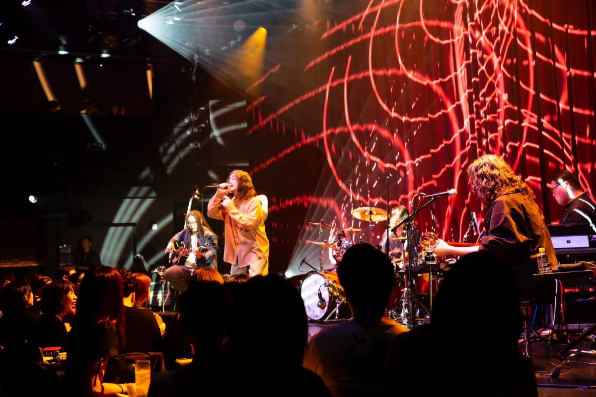 G-FREAK FACTORY『Path to 30th TOUR “TOMOSHIBI” -燈/灯-』(写真=上坂和也)