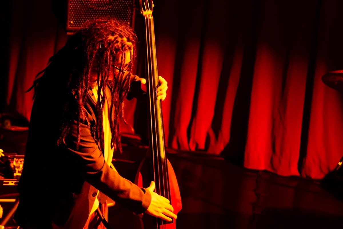 G-FREAK FACTORY『Path to 30th TOUR “TOMOSHIBI” -燈/灯-』(写真=上坂和也)