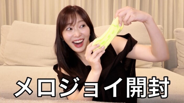 指原莉乃、人生初の“生スクイーズ”に大興奮　控えめな伸ばし加減に視聴者「愛おしい」