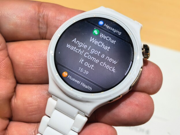 セラミック製高級スマートウォッチやノートPCに変形するスマホ……日本未発売製品を含むHuaweiの最新アイテム事情とは