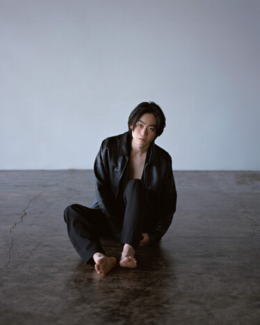 菅田将暉、映画『人生を変えたコント』主題歌に新曲「君が笑うまで」書き下ろし　トータス松本も参加