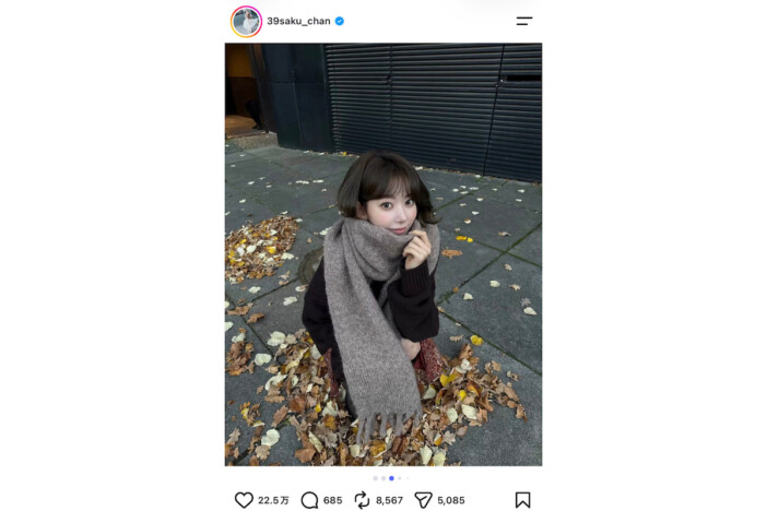 LE SSERAFIM SAKURA、ベルリンスカーフに顔をうずめるオフショ HONG EUNCHAEと動物園を楽しむ姿も「仲良し姉妹すぎ」