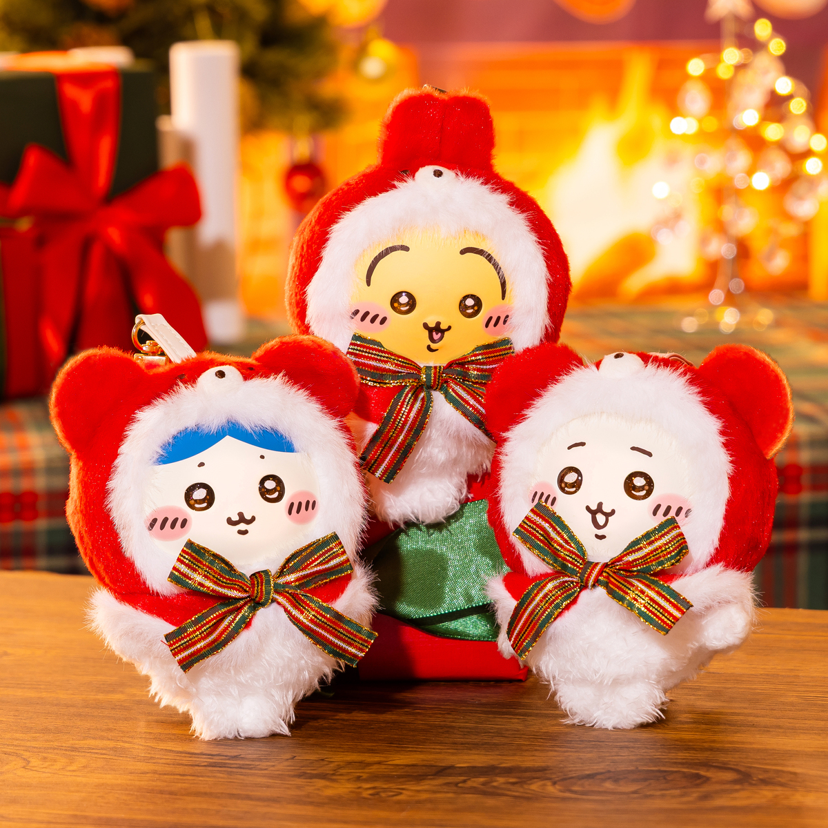 テディベア姿のちいかわ、クリスマス仕様にの画像