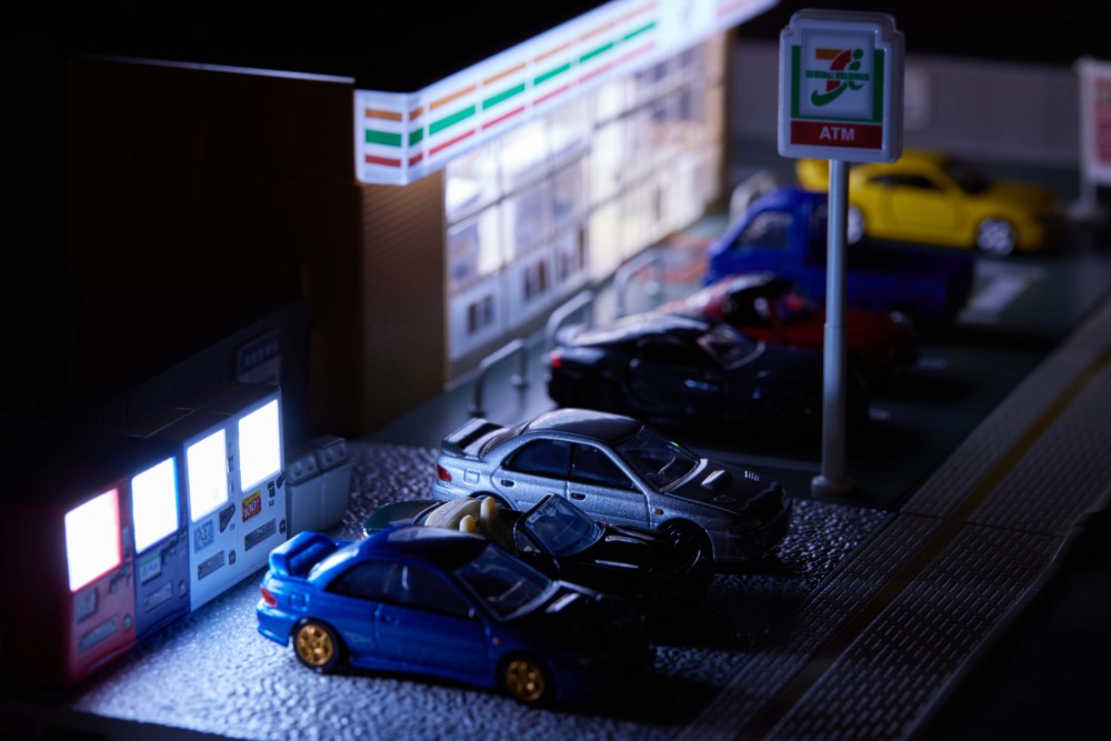 トミカのジオラマにセブンイレブンが登場の画像