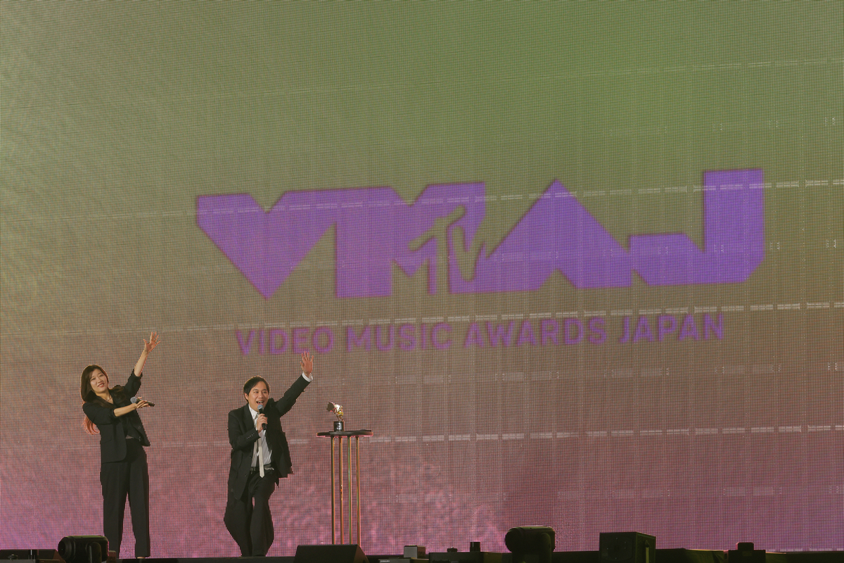 『MTV VMAJ 2026』せいや＆ヒコロヒー（撮影：石井亜希）