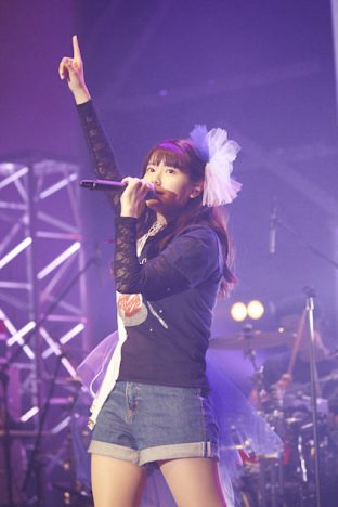 竹達彩奈、“肉”と“笑顔”がアーティスト活動の原動力に 『バースデーイベント2018』レポ