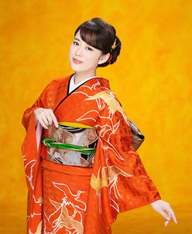 丘みどり、「紙の鶴」で三度目の『NHK紅白歌合戦』に意欲 “折り鶴スピード作成チャレンジ”も