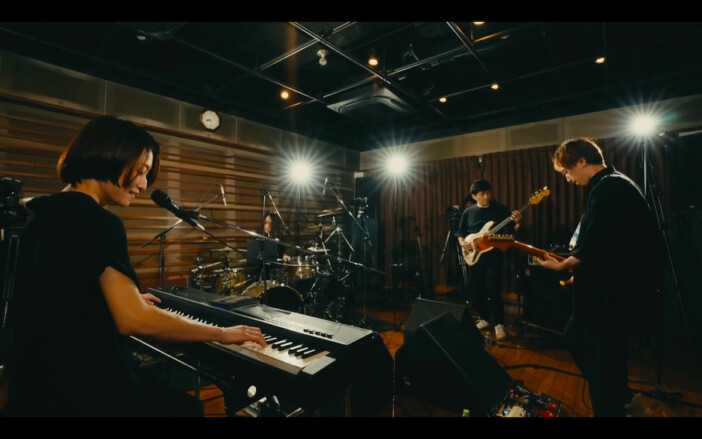 日食なつこ、画面越しにも伝わる熱気 今後のライブがさらに楽しみになった『談話室』を振り返る