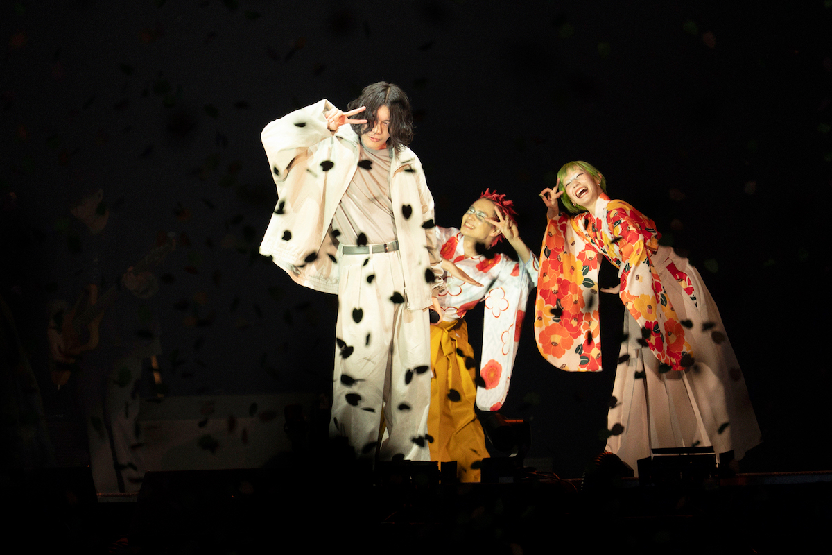 『米津玄師 2025 TOUR / JUNK』(撮影=太田好治、鳥居洋介、ヤオタケシ、横山マサト)