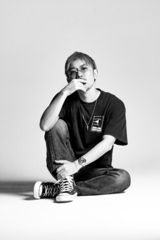 SPYAIR UZ「まだまだ音楽に煌めきがある」 ソロ活動への深い確信から生まれた新曲「Soloist」を語る